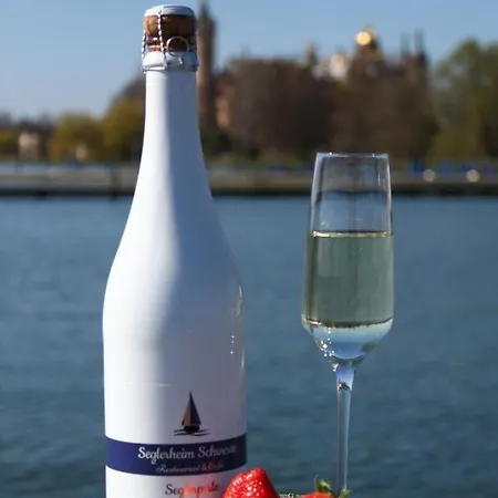 Szálloda Gaestehaus Am Schweriner